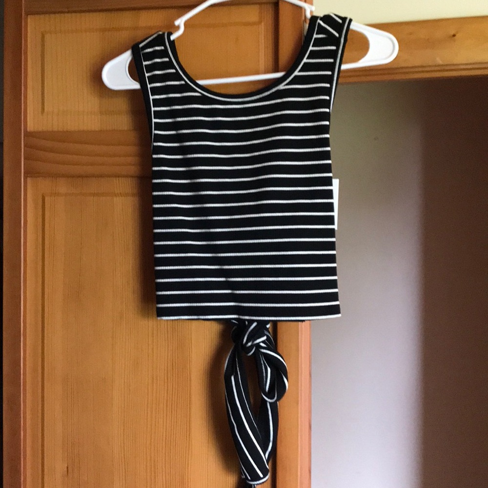 NWT Nanamacs tie waist crop top - black medium